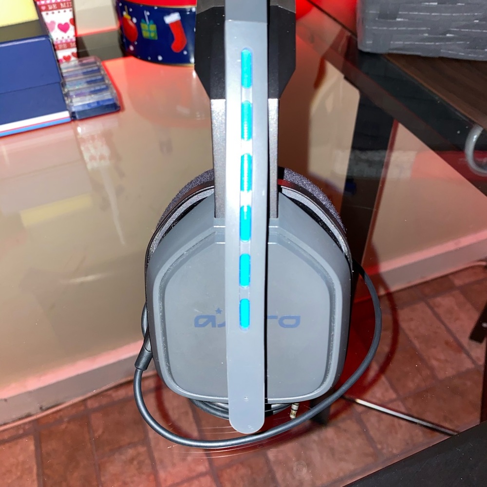 Astro A10 PS4/PC headset - Picture 2 of 4